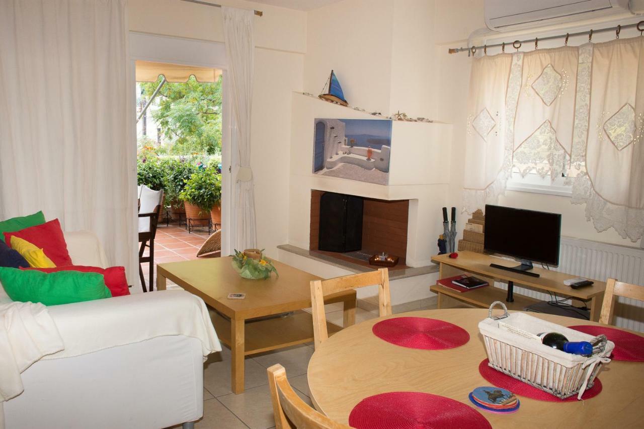 Cozy Maisonette Kamena Vourla Esterno foto