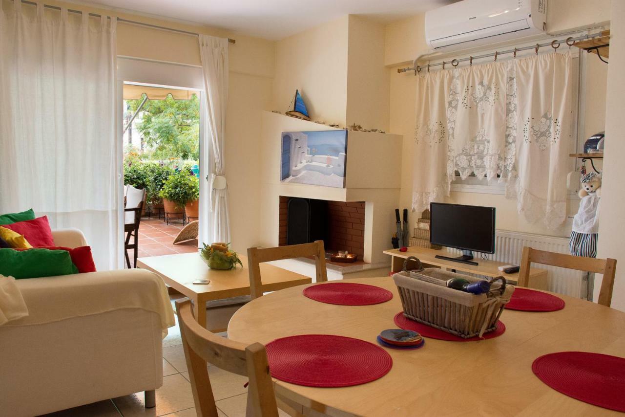 Cozy Maisonette Kamena Vourla Esterno foto